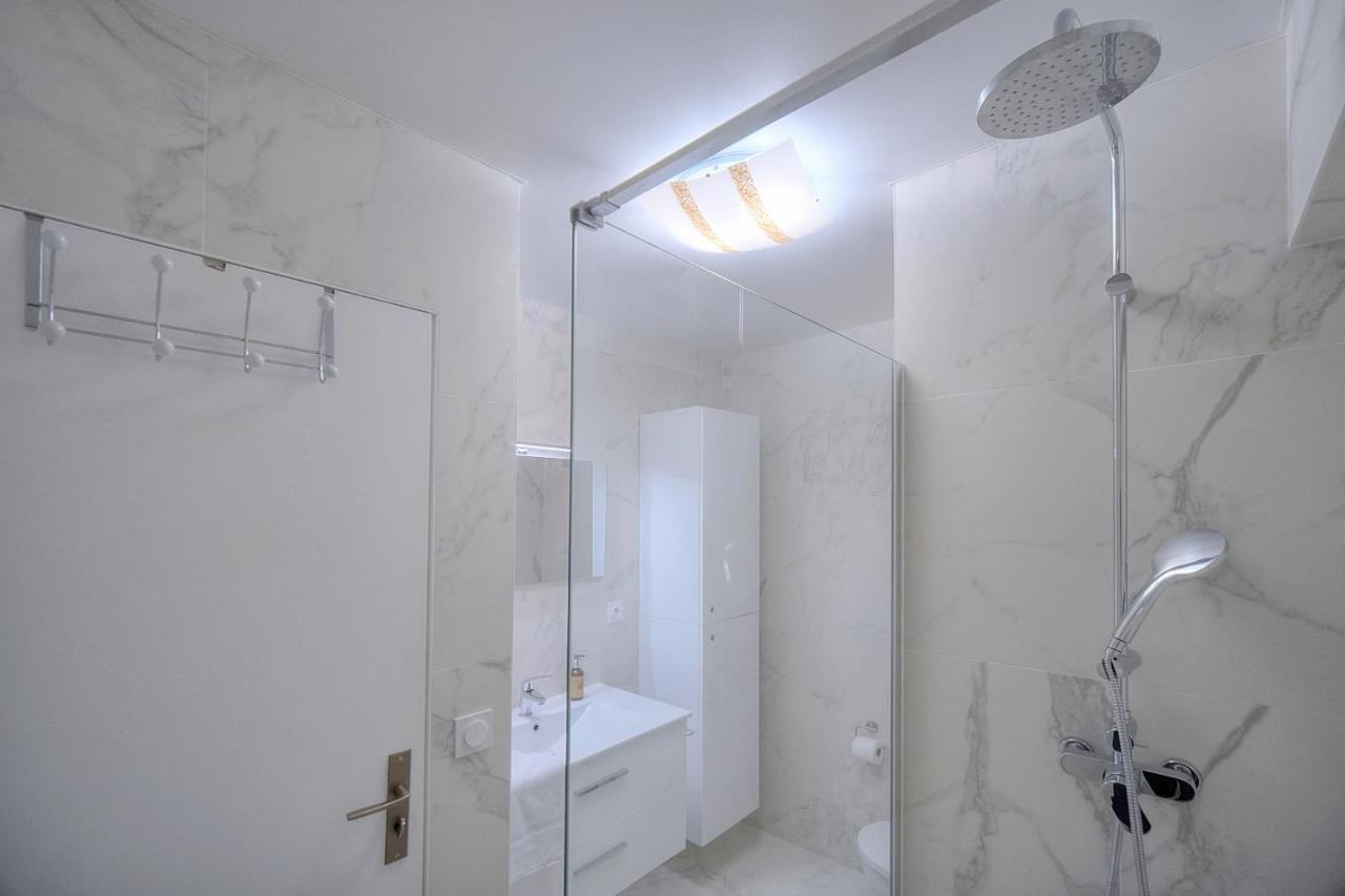 Immogroom - 2 Br- Bright - Terrace - Wifi - Air Conditioning カンヌ エクステリア 写真
